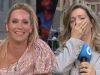 Merel heeft niet door dat publiek meeluistert met gesprek v��r de uitzending: 'Oh kut, sorry!'
