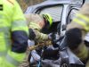 Twee zwaargewonden bij botsing auto tegen boom