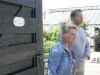 Wilma en Dennis gaan 'borrel halen' bij broer