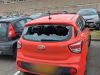 Net vrijgelaten man sloopt tientallen auto's, gelijk weer opgepakt