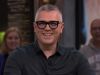 Wouter de Winther probeert bril van Ren uit: 'Dat past bij jouw imago, man!'