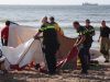 Zwemmer raakt in de problemen in Scheveningen en wordt op druk strand gereanimeerd