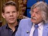 Johan Derksen spreekt Victor Vlam berispend toe: 'Daar heeft hij geen ene tering mee te maken!'