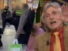 Johan Derksen heeft duidelijke mening over geweldsincident onder Bollendak op stationsplein Utrecht