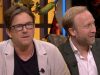 Johnny de Mol en Raymond Mens spotten bekenden in De Oranjezomer-studio: 'Hoogge�erd publiek!'